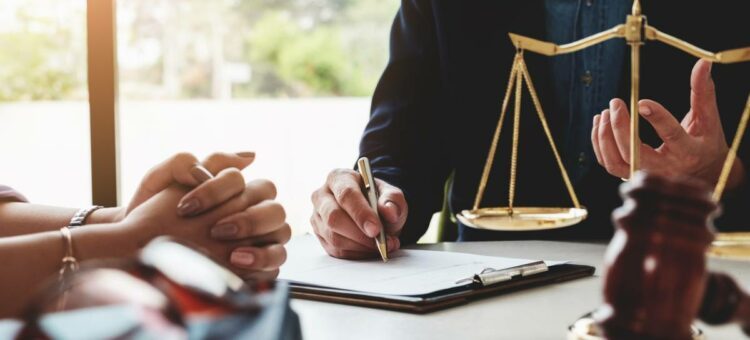 Pourquoi faire appel à un avocat en droit commercial ?